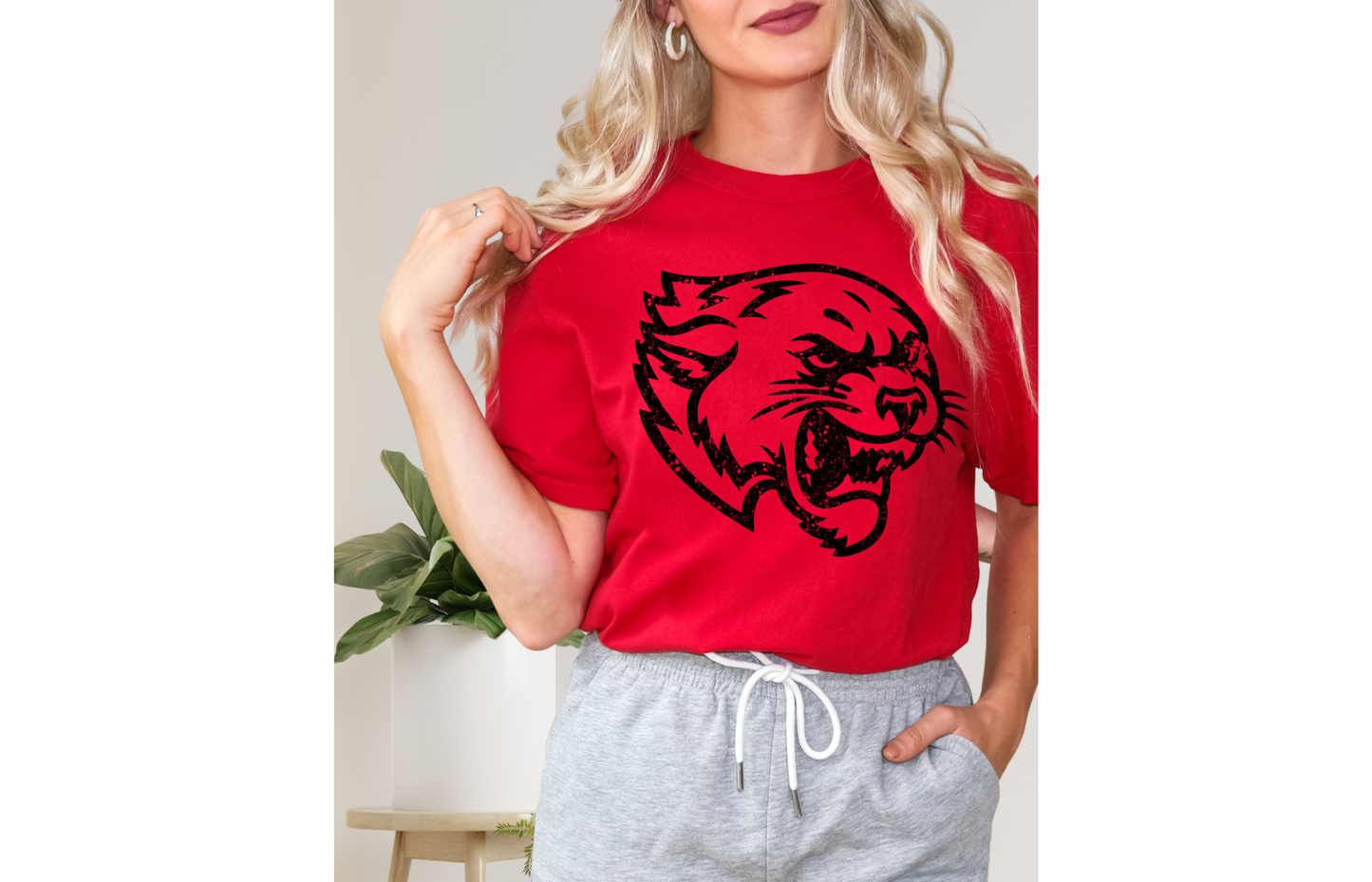 Cougar outline red tee